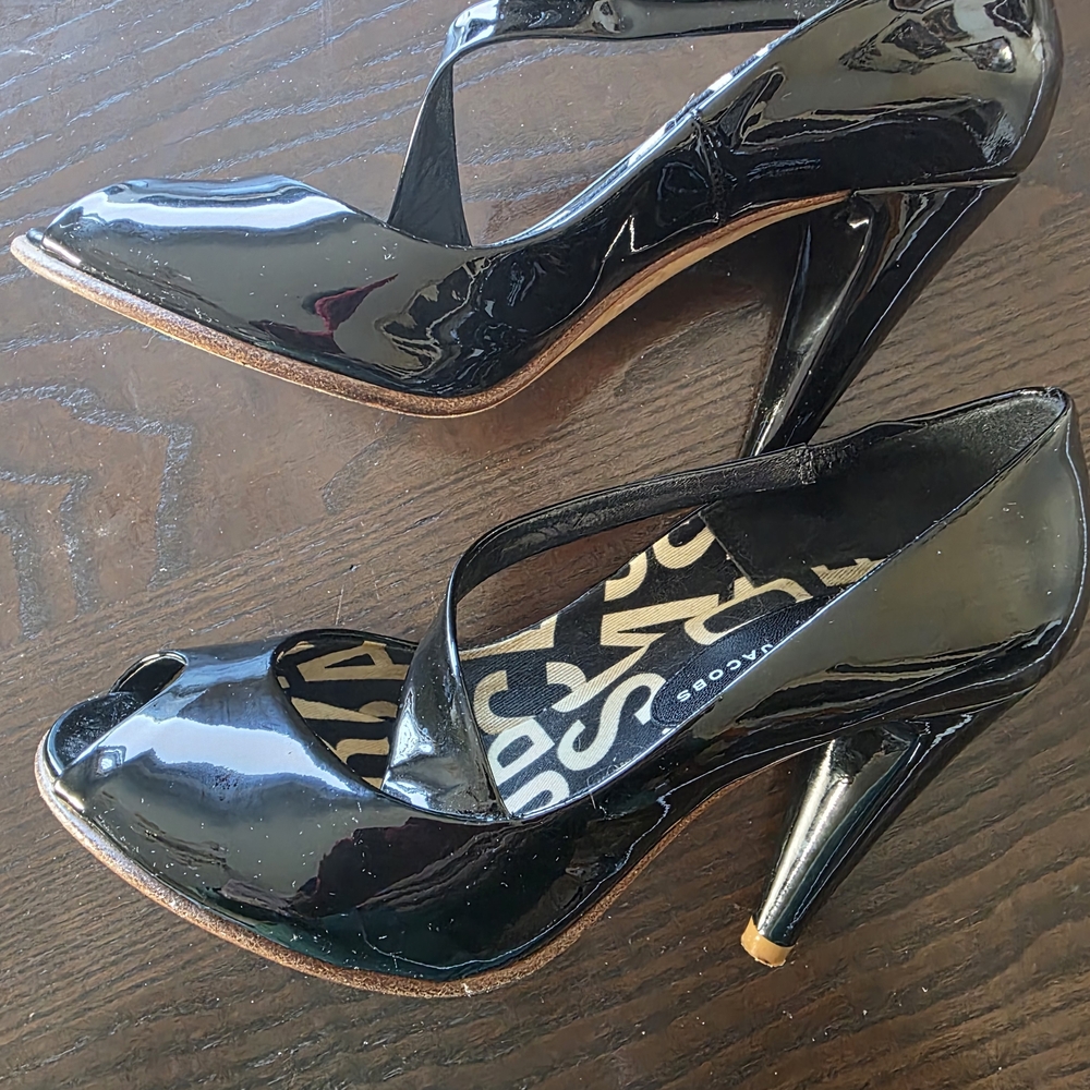 Marc by Marc Jacobs Black Patent Leather Mary Jane Flats - Picture 2 of 7